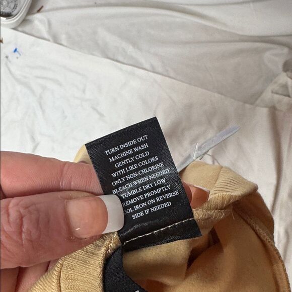 AC/DC Dog Short Sleeve Sweatshirt. Size Medium. - Picture 5 of 8